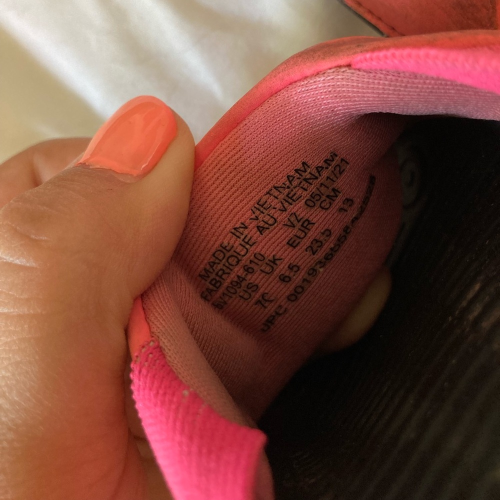 Pink flip flop Nike 7C